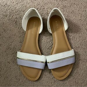 Andiamo sz 10W White and Purple Slip On Sandals